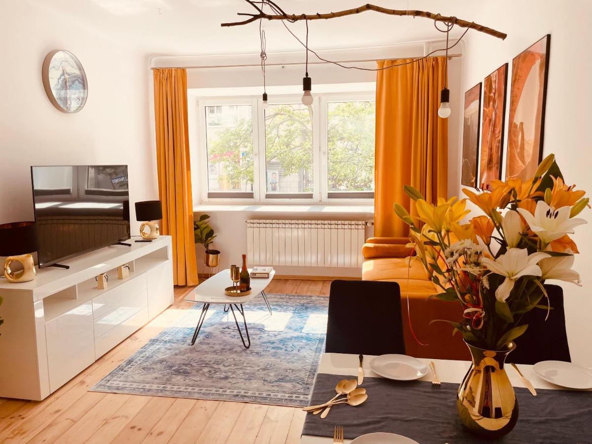 Luxury 4-Bedroom Apartment In Centre - Self-Check In & Fast Wifi Warsaw Exterior photo