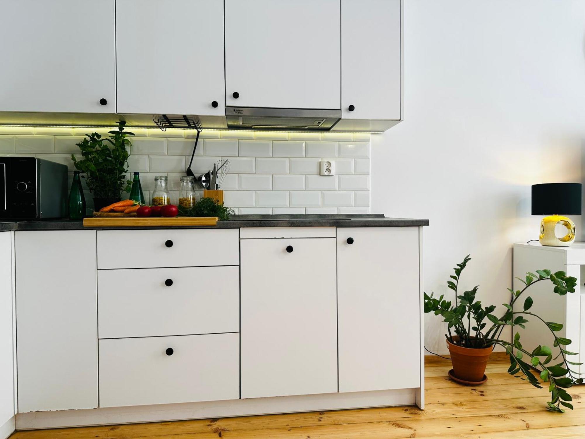 Luxury 4-Bedroom Apartment In Centre - Self-Check In & Fast Wifi Warsaw Exterior photo