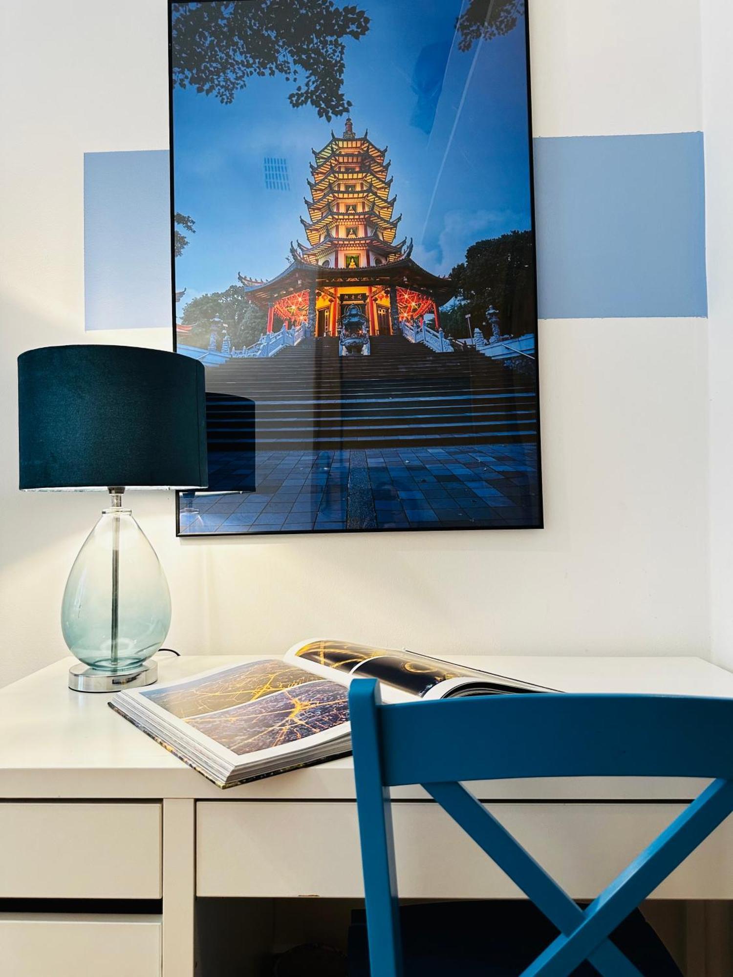 Luxury 4-Bedroom Apartment In Centre - Self-Check In & Fast Wifi Warsaw Exterior photo